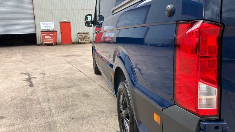 Volkswagen Crafter Cr35 Mwb Diesel 4Motion 2.0 TDI 177PS Commerce Plus Low Roof Van Auto